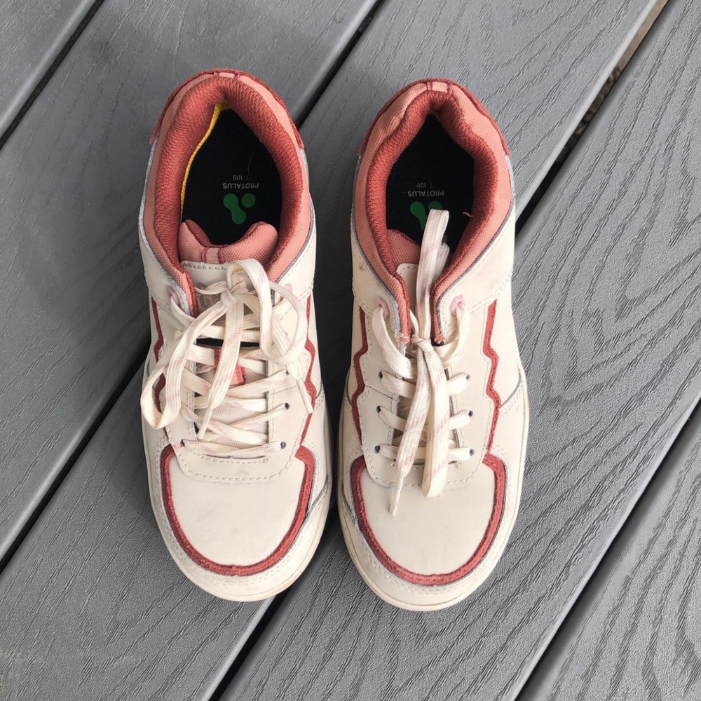 Women’s Athletic Lace-Up Sneakers in Cream with Coral Accents